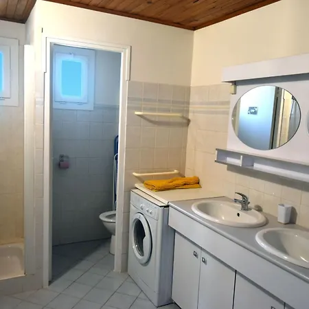 Casa de Férias Spacieuse Au Calme Absolu Avec Grande Piscine Jacuzzi Chauffe - Grand Jardin Sans Vis A Vis- Salle De Jeux Avec Fresque Du Nougat - Ideal Familles Et Groupes Drome Provencale Montélimar