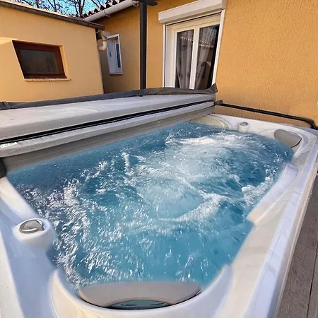 Holiday home Spacieuse Au Calme Absolu Avec Grande Piscine Jacuzzi Chauffe - Grand Jardin Sans Vis A Vis- Salle De Jeux Avec Fresque Du Nougat - Ideal Familles Et Groupes Drome Provencale